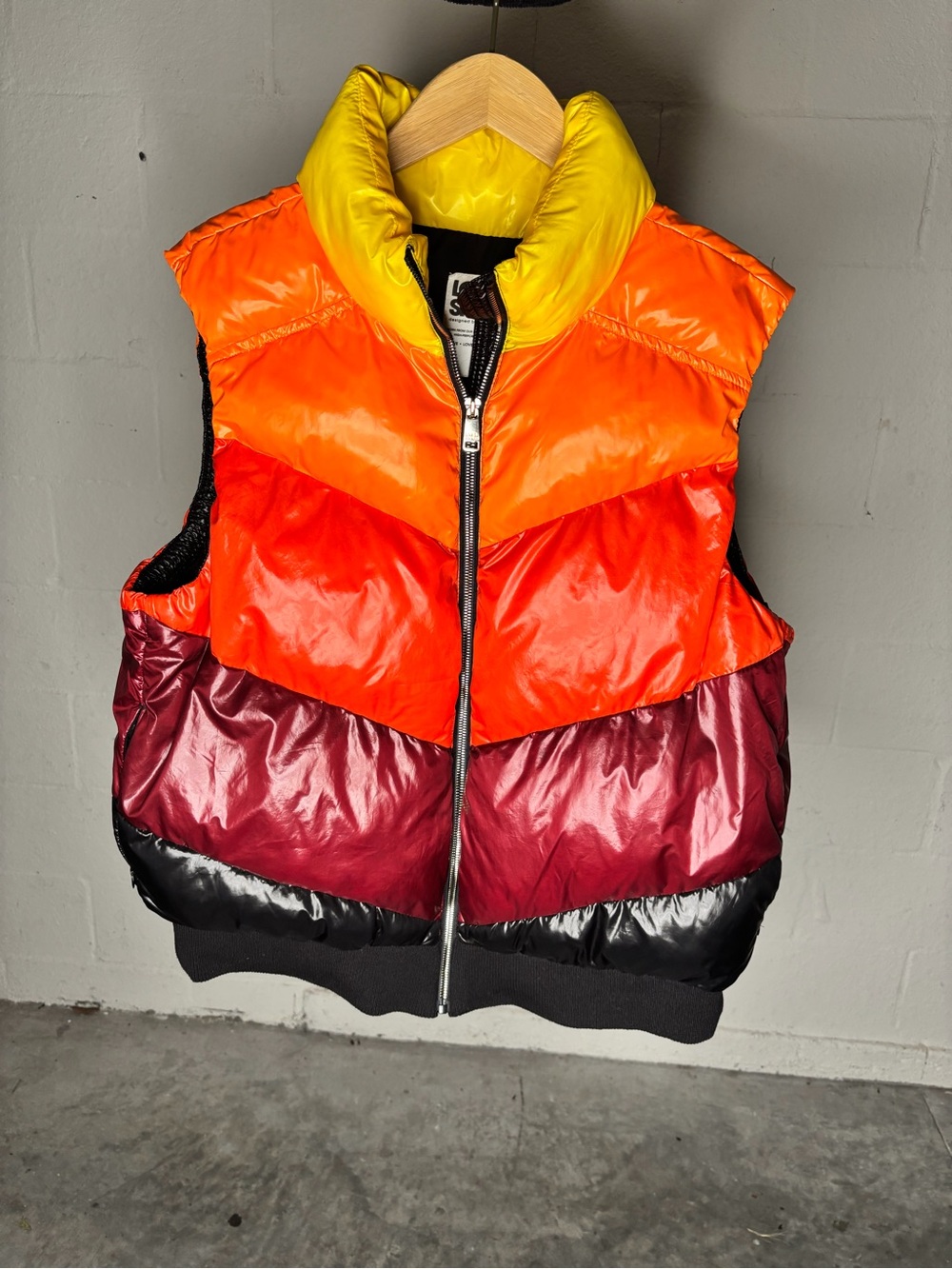 Love & Sports unisex Colorblock Puffer Vest Orange Yellow Red Black Zip XL